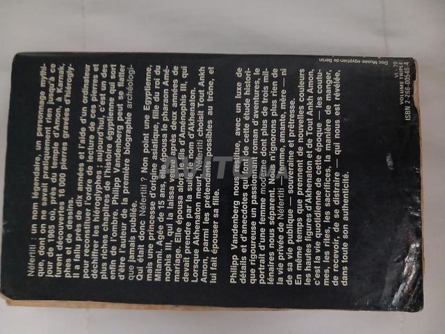 Nefertiti | Ancien Livre - 2