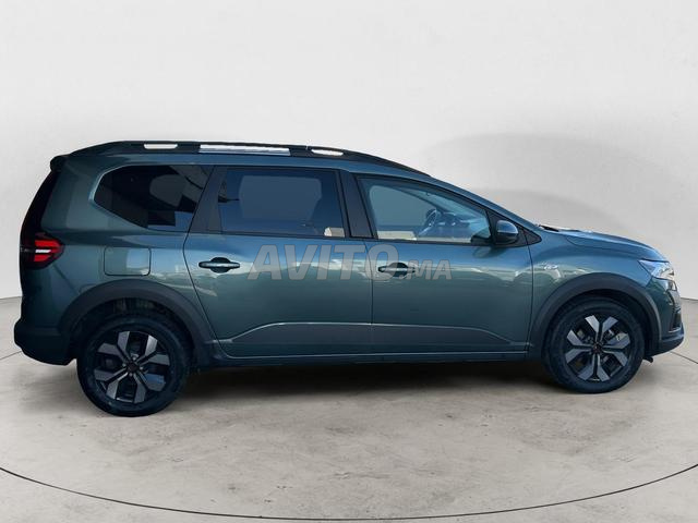 DACIA. Jogger