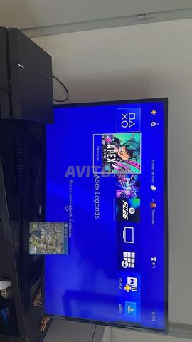 PS4 bon état 2 manettes - 2