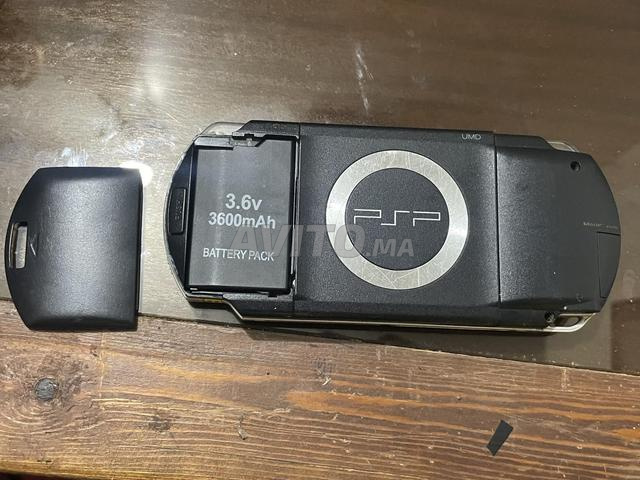 PSP 1000 (Fat) أسود مع شاحن وحافظة - 2