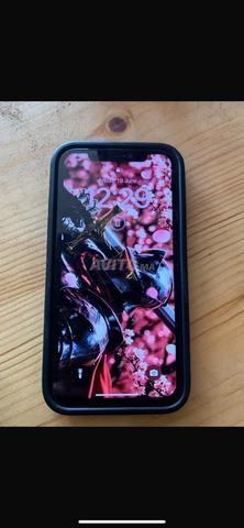 iPhone 11 normal 64 Go écran et batterie changés