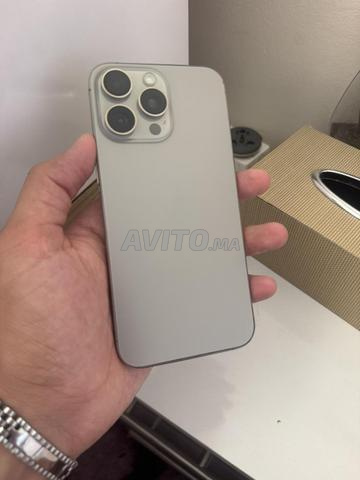 iPhone 15 Pro Max 256GB officiel état 90 - 2