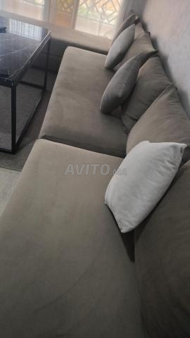 Salon sedari moderne avec table en marbre - 2