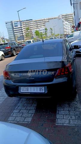 Modèle 2021 voiture propre pas d'accident pas d'intermédiaires merci - 2