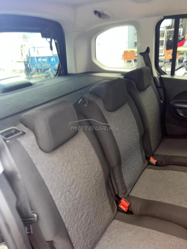 Voiture Peugeot Rifter modèle 08/2023 toute option