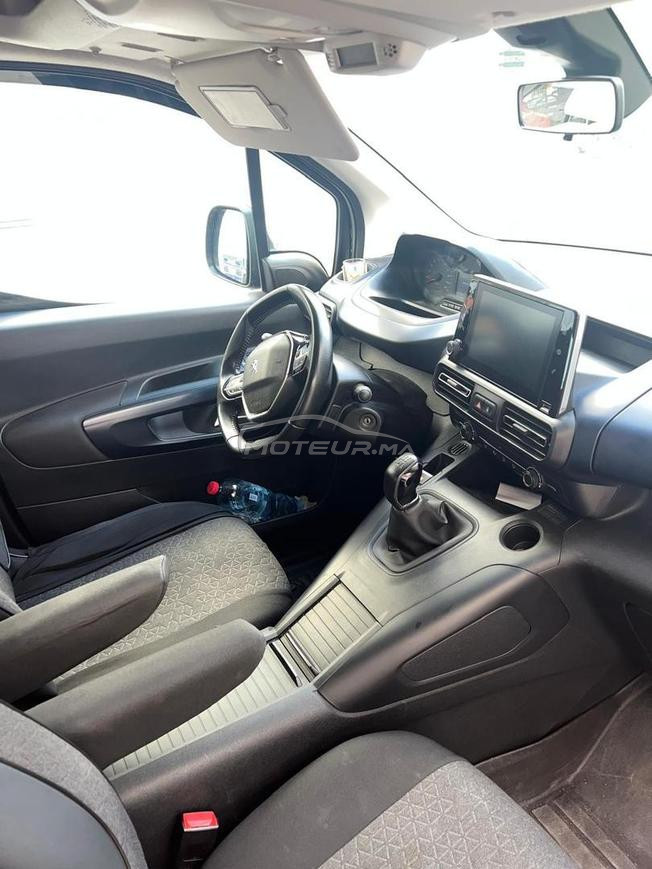 Voiture Peugeot Rifter modèle 08/2023 toute option
