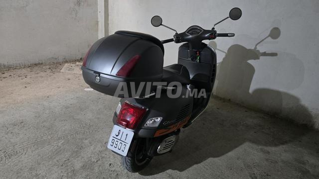 Vespa 300 gts - 2