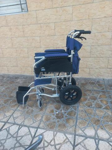 Fauteuil roulant pliable et léger pour personnes handicapées - 2