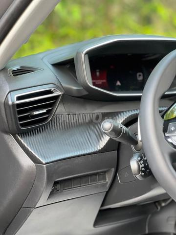 PEUGEOT 2008 Année 2022 très propre - 2