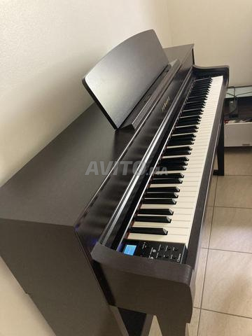 Yamaha Clavinova CLP 745 - 2