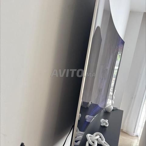 تلفزيون سامسونج منحني 77 بوصة - 2