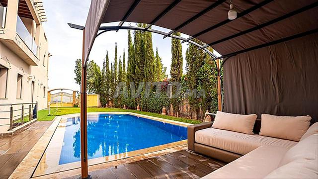 Villa lumineuse avec piscine et jardin - 2