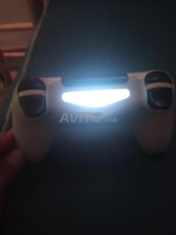 Manette PlayStation 4 en bon état - 2