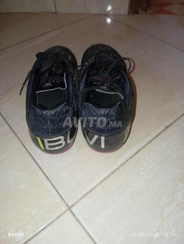 Chaussures de football KIPSTA taille 39 en très bon état - 2