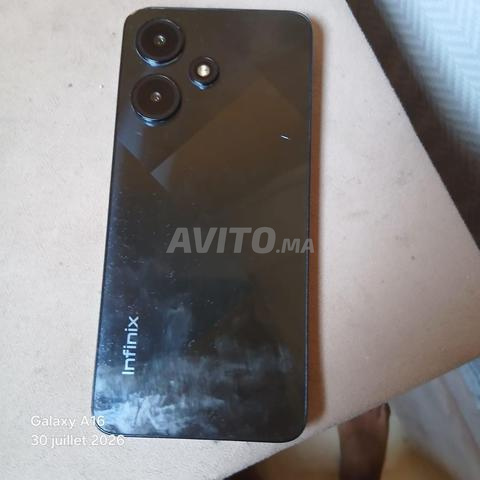 Infinix Hot 30i, écran cassé, le son n'est pas très bon - 2