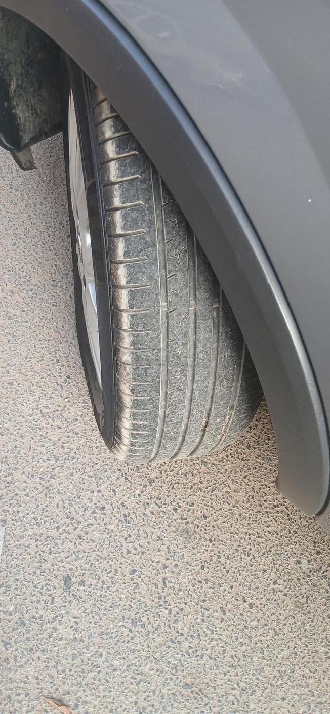 سيارة جيدة جدا كوليمتراج حقيقي 54000km