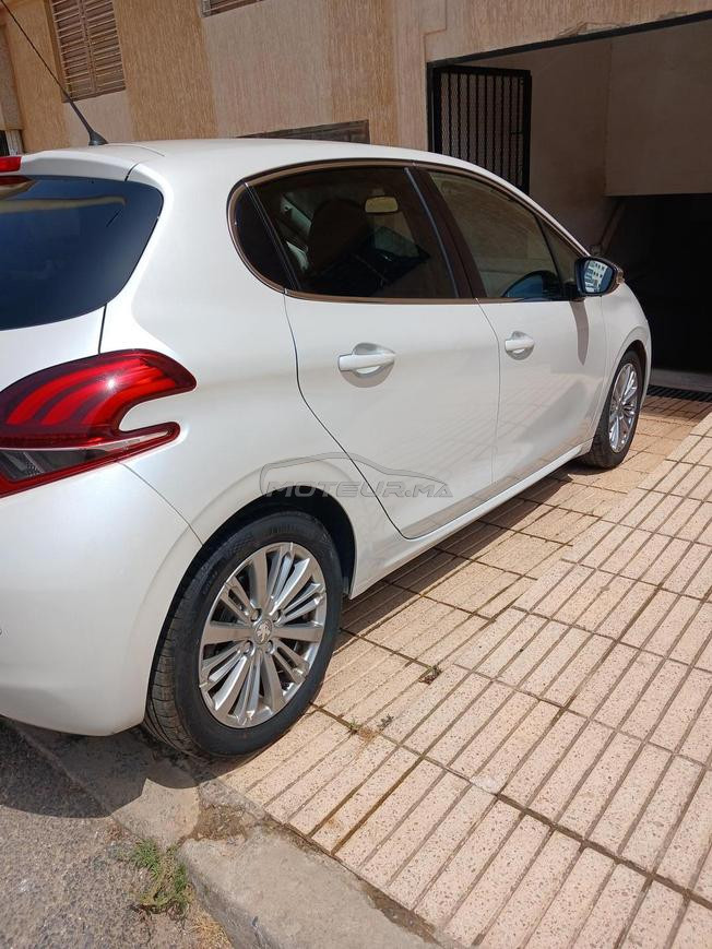 Peugeot 208 Diesel Manuelle 2018 à Temara