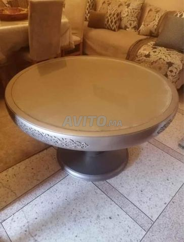 Table de salon d'excellente qualité avec 2 enceintes - 2