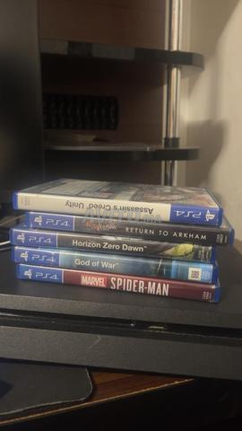 Jeux PS4 et PS5 avec une manette - 2