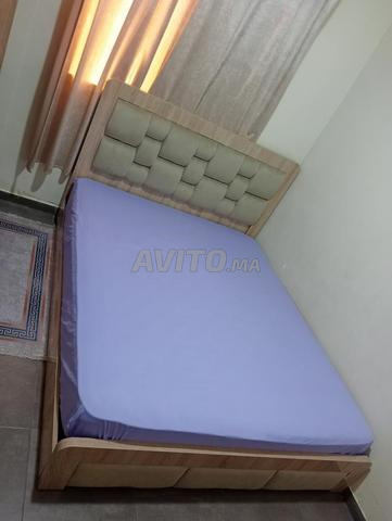 Lit sans matelas avec meuble TV