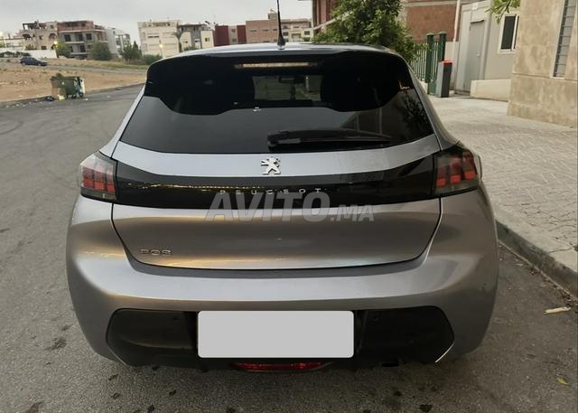 بيجو 208 أوتوماتيكية بكامل الخيارات للبيع - 2