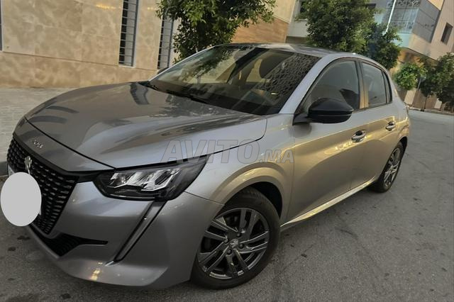 Peugeot 208 automatique toutes options à vendre