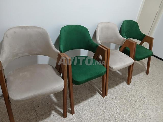 04 chaises neuves à vendre - 2