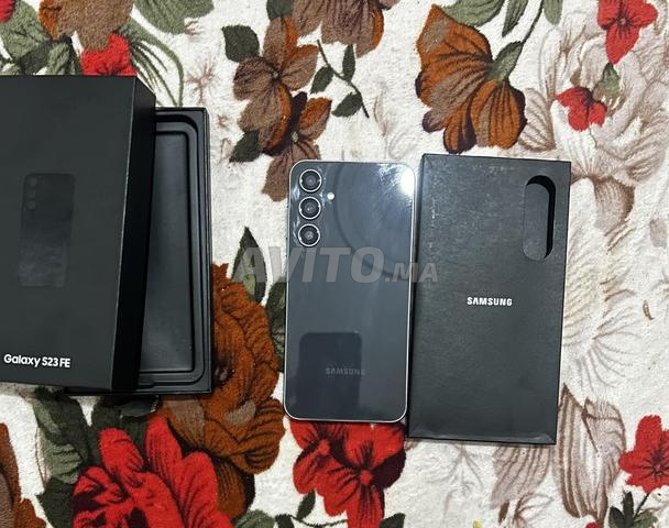 Samsung S23 neuf