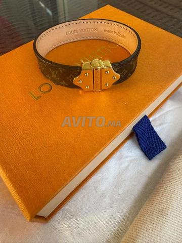سوار LV جلد أصلي مقاس 19 - 2