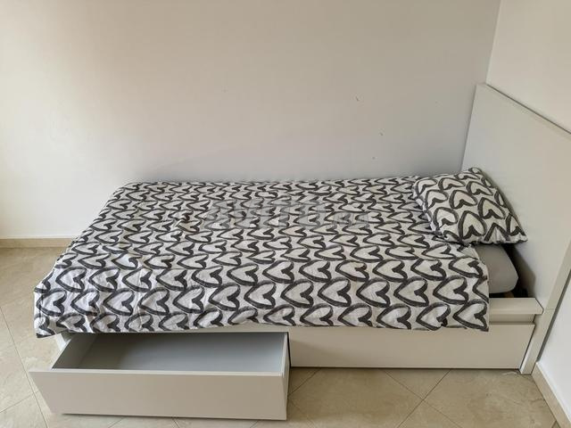 Lit MALM 90x200cm avec deux tiroirs COMPLET - 2