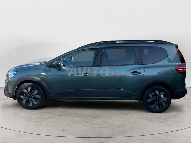 DACIA. Jogger