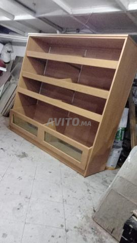 Étagère de présentation en bois