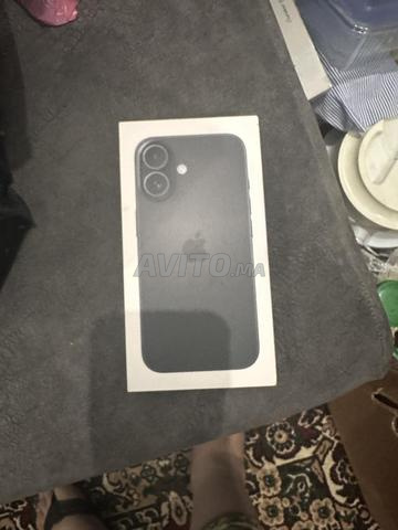 Smartphone marque IPHONE 16 - 2