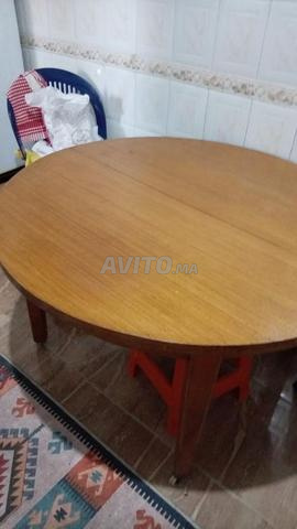 Table en bois de bonne qualité - 2