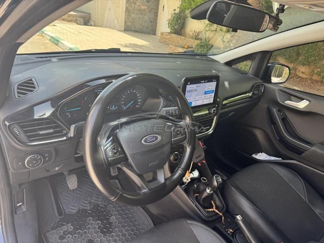 Ford fiesta Aout/2020 excellent état 