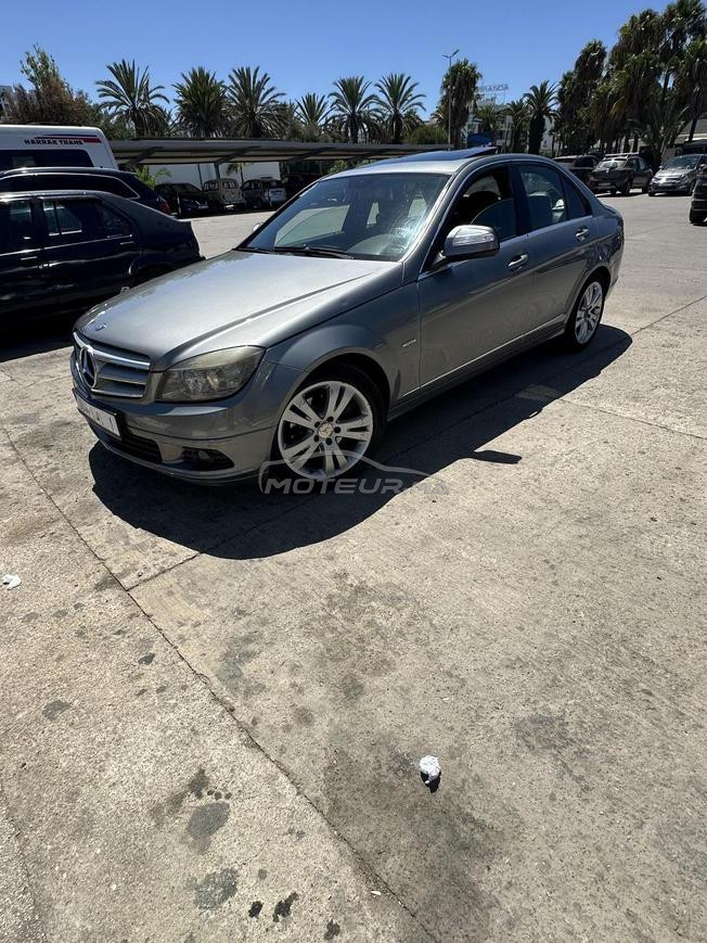 Mercedes-Benz 220 Diesel Automatique 2009 à TNG, 