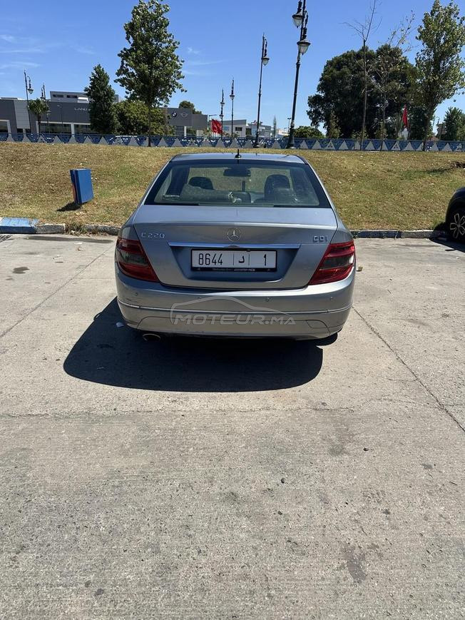 Mercedes-Benz 220 Diesel Automatique 2009 à TNG, 