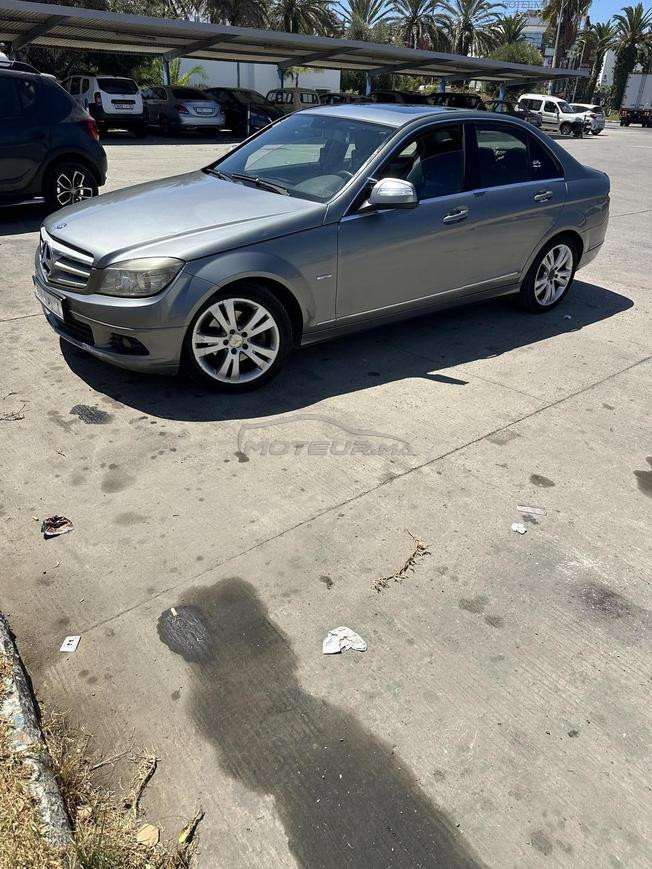 Mercedes-Benz 220 Diesel Automatique 2009 à TNG, 
