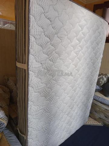 سرير غرفة نوم بحالة جيدة بسعر مناسب جداً - 2