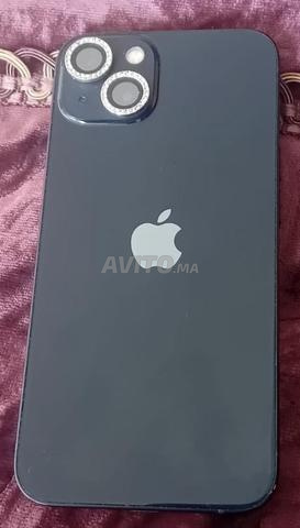 Vendre iPhone 13 normal couleur noir batterie 81%