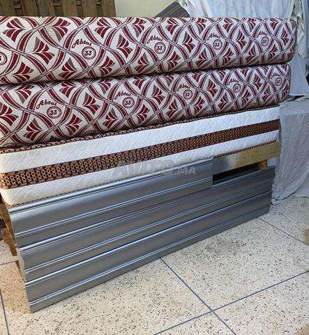 Bancs avec matelas de haute qualité, très bien - 2