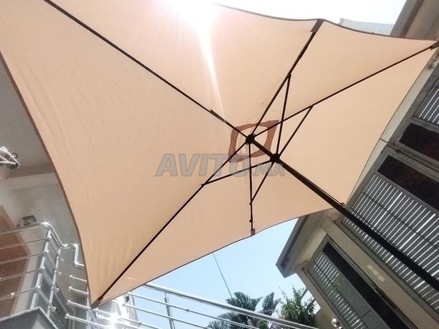Grand parasol 3m neuf - 2