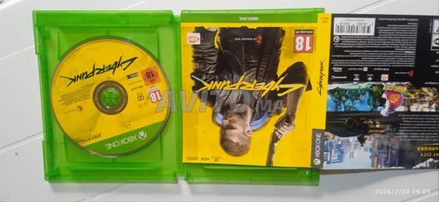 Xbox Series X 1To et 2 Manettes et 5 Jeux - 2