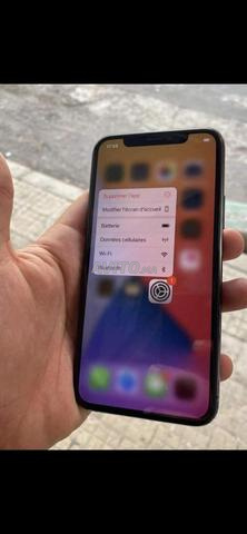 iPhone 11 Pro Max 64 état original 88
