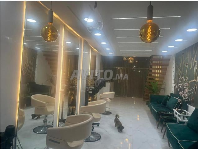 Salon bien équipé