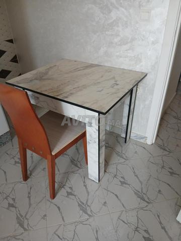 سرير وطاولة جديدان - 2