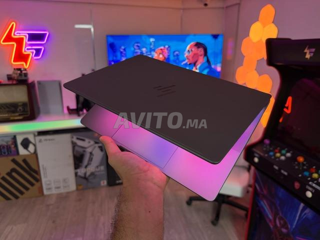 HP ZBook Ultra OLED AMD 9 Max 128GB Ram VRam 32