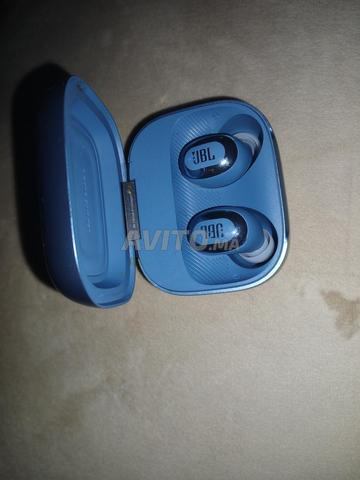 سماعات JBL Airbuds جديدة