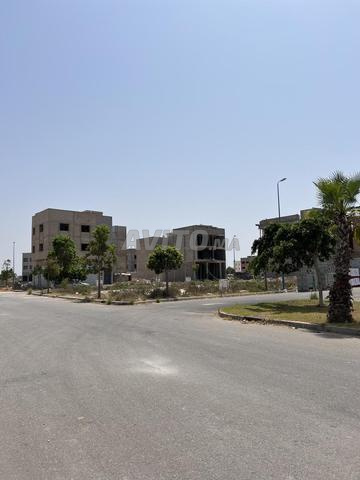 بقع أرضية للبيع