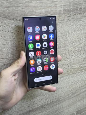 S24 Ultra 256Go 12Go RAM tout est original - 2